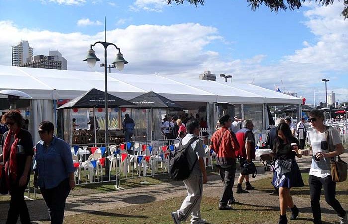 Pavilion in 10x25m to create a restaurant for cultural festival